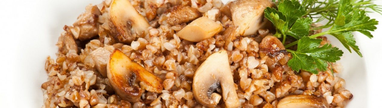 Як приготувати гречку з грибами та цибулею