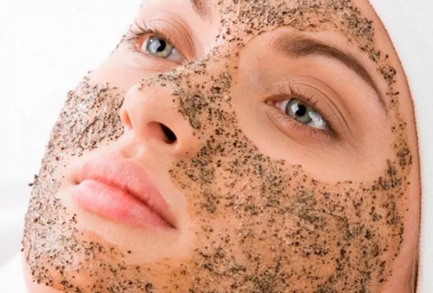 Поживна маска для обличчя