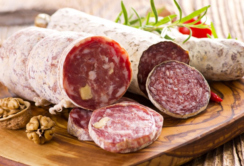 Єдине в Україні господарство практикує безвідходне виробництво ковбас Єдине в Україні господарство практикує безвідходне виробництво ковбас