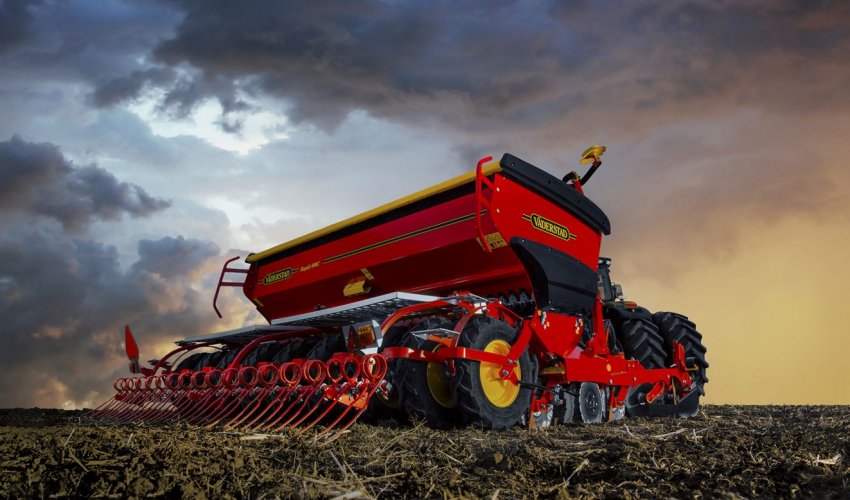 Фермерське господарство з Вінницької області придбало сучасні сівалки Фермерське господарство з Вінницької області придбало сучасні сівалки