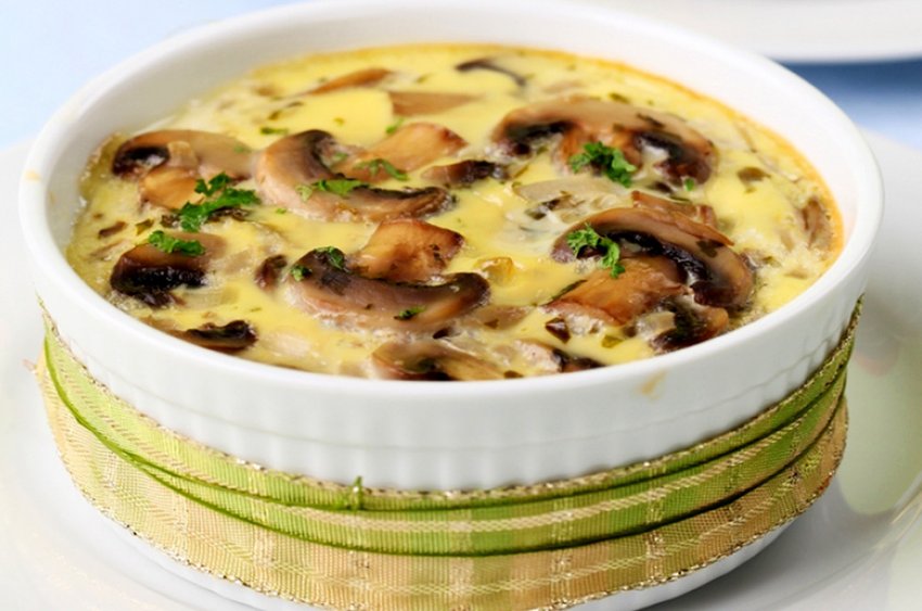 Жульєн з грибами і сметаною Жульєн з грибами і сметаною