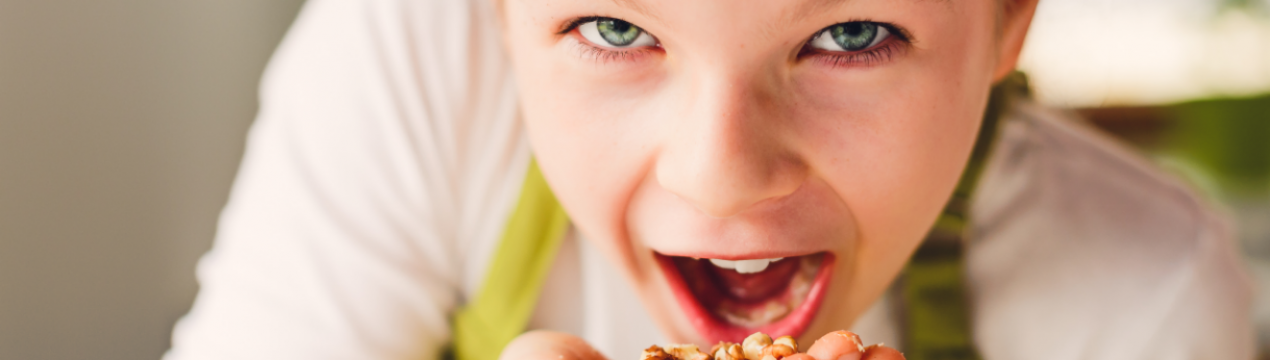 Волоські горіхи для дітей