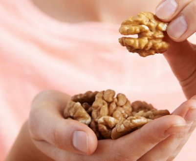 Як вживати волоські горіхи з користю
