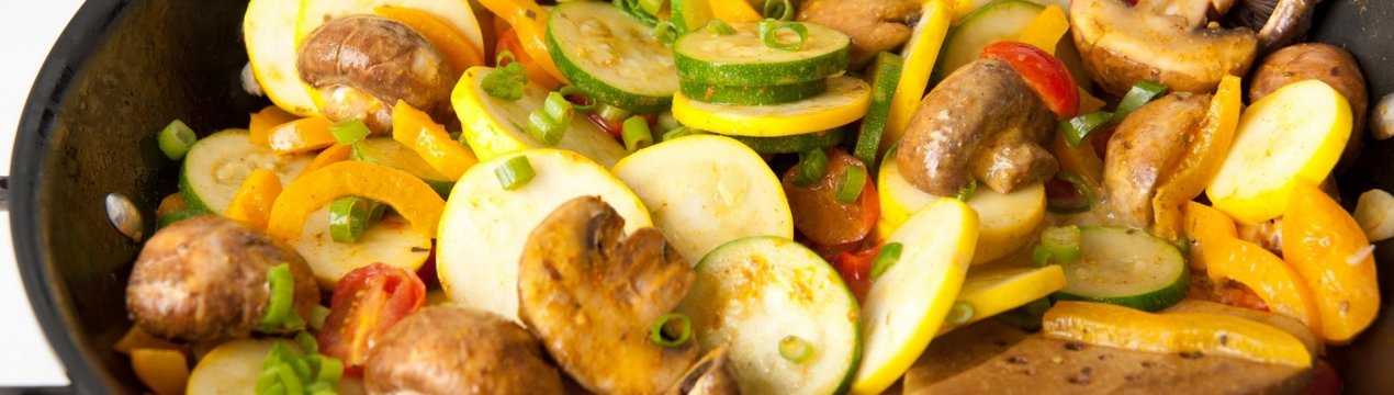 овощи тушеные с шампиньонами рецепт с фото пошагово. . овощи тушеные с шампиньонами рецепт с фото пошагово фото. овощи тушеные с шампиньонами рецепт с фото пошагово-. картинка овощи тушеные с шампиньонами рецепт с фото пошагово. картинка . Тушеные овощи с грибами – это вкусное и очень легкое блюдо. В сезон овощей оно может занять коронное место на вашем кухонном столе. Пошаговый рецепт с фото поможет быстро приготовить питательный и полезный перекус или ужин для всей семьи.