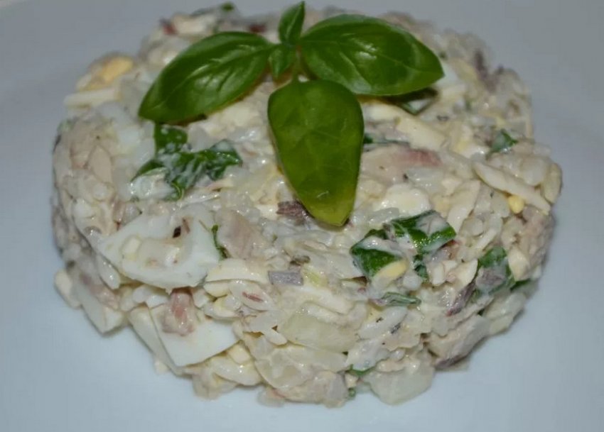 Салат із рисом і яйцями