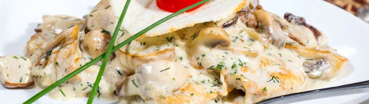 Смачний рецепт печериць у сметанному соусі