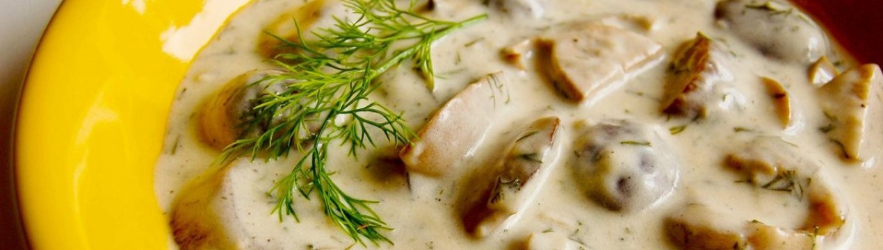 Смачний рецепт тушкованих печериць у сметані