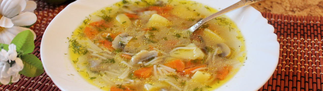 Смачний рецепт супу з печериць із вермішеллю