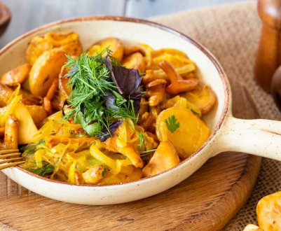 Як приготувати картоплю з лисичками в мультиварці