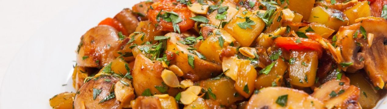 Смачний рецепт овочевого рагу з печерицями