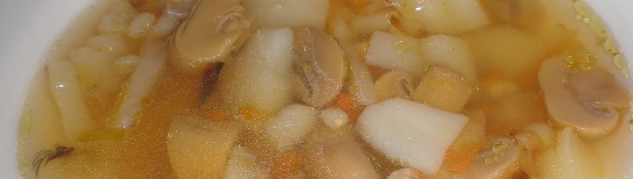 Смачний рецепт супу з консервованих печериць