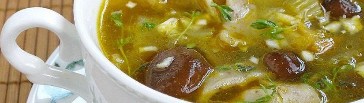 Смачний рецепт супу із сушених грибів із вермішеллю