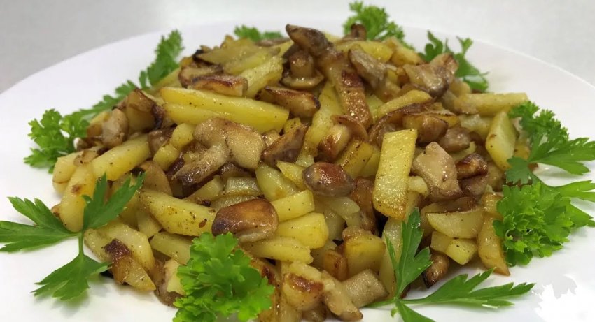 Смажена картопля з лісовими грибами Смажена картопля з лісовими грибами