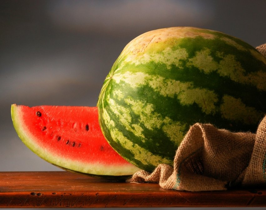 На Алтаї збирають урожай кавунів На Алтаї збирають урожай кавунів