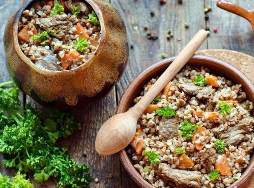 Гречка зі свининою Гречка зі свининою