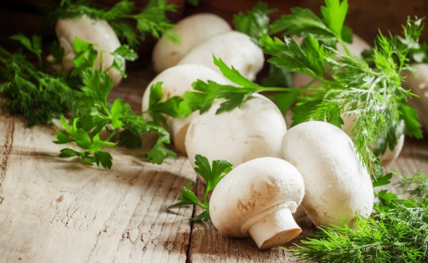 Підготовка інгредієнтів для піци