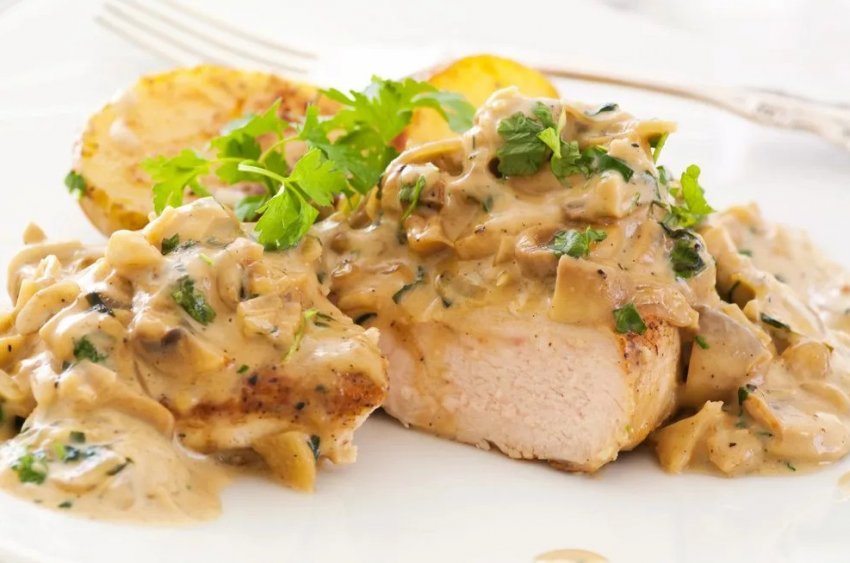 Філе індички з грибами та карі