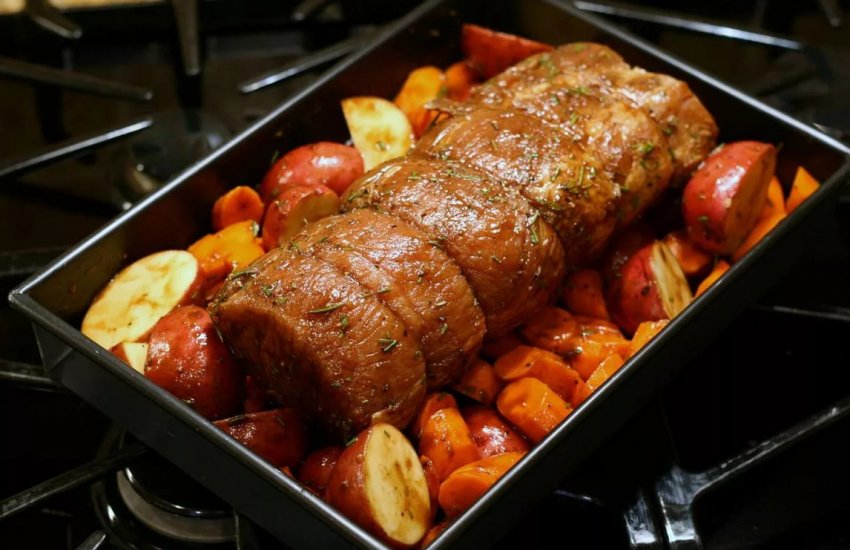 Свинина в духовці Свинина в духовці