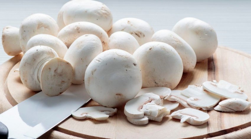 Підготовка інгредієнтів для супу Підготовка інгредієнтів для супу