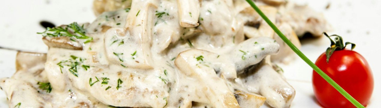 Як приготувати індичку з вершками та печерицями