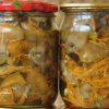 Маслята на зиму с луком и морковью