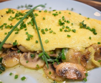 Рецепт смачного омлету з печерицями на сніданок