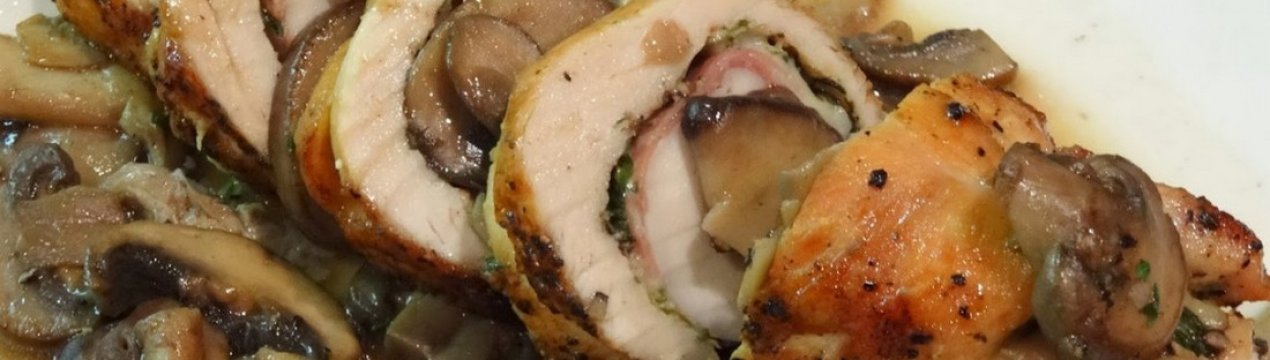 Рулетики з курячого філе з печерицями