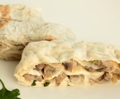 Рецепти рулету та пирога з лаваша з печерицями