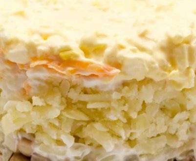 Рецепт смачного салату з курячого м'яса та грибів