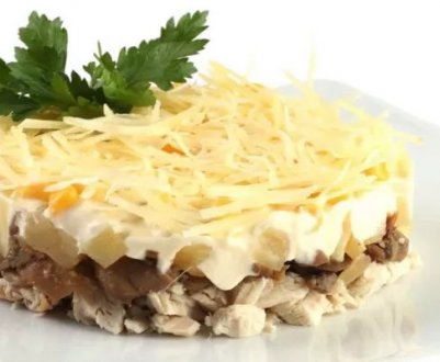 Рецепт смачного салату з ананасами та печерицями