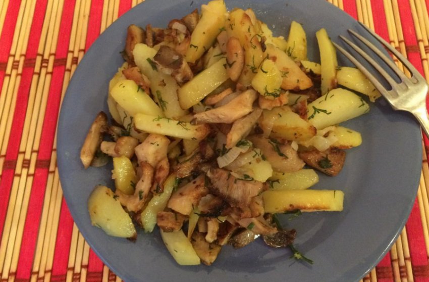 Смажені грузді с картошкой