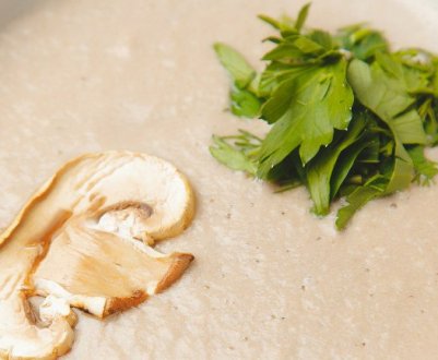 Смачний рецепт дієтичного грибного супу з печериць