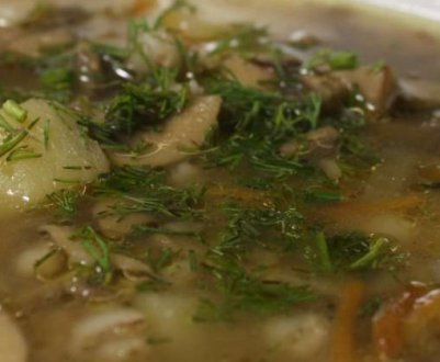 Як готувати суп із солоних груздів