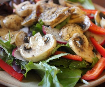 Як приготувати салат зі смажених грибів