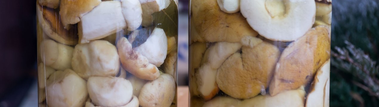 Як маринувати білі гриби в банках на зиму