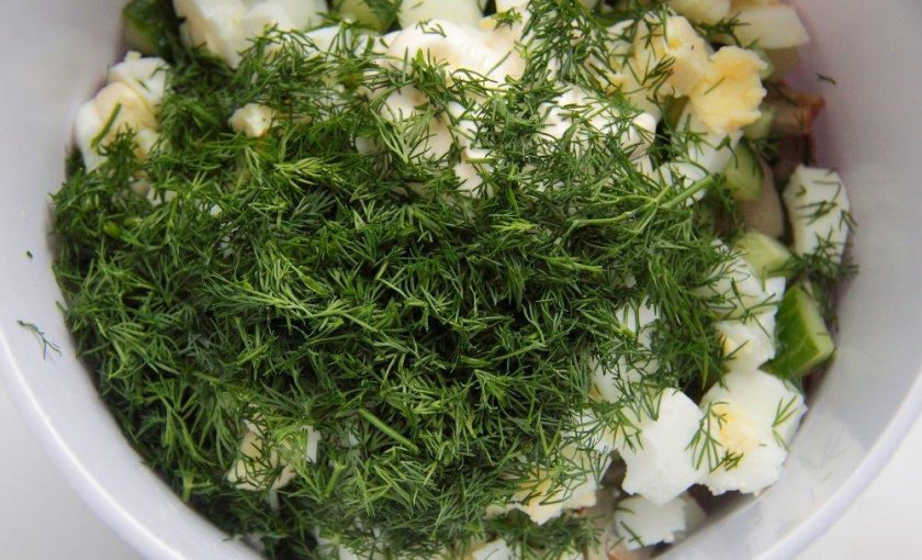 Салат с солёными груздями и картофелем Салат с солёными груздями и картофелем