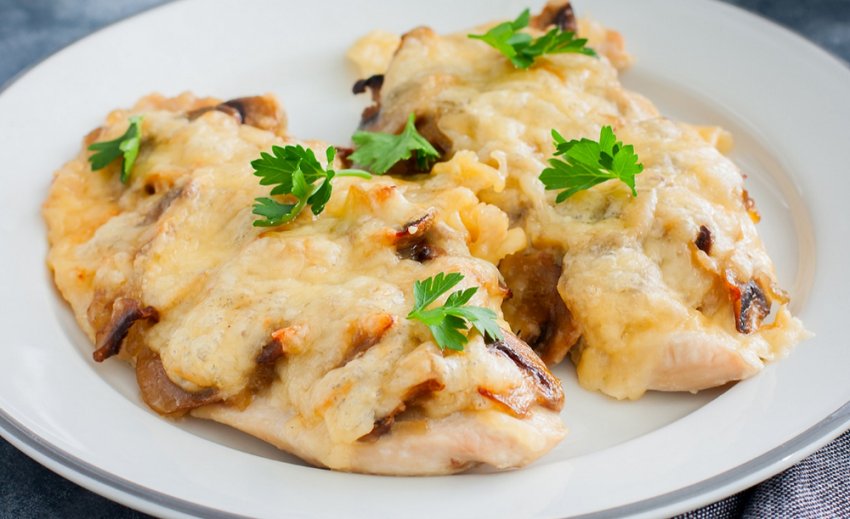 Курка з грибами в духовці Курка з грибами в духовці