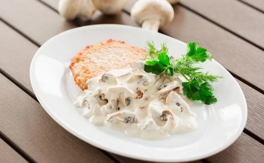 Печериці в сливках