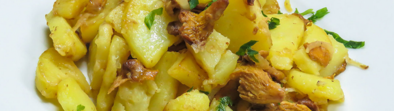 Як посмажити картоплю з лисичками в сметані