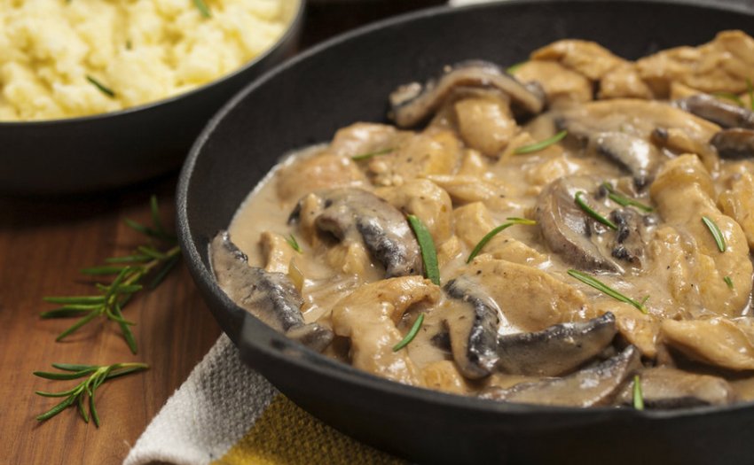 Філе з печерицями у вершково-часниковому соусі Філе з печерицями у вершково-часниковому соусі