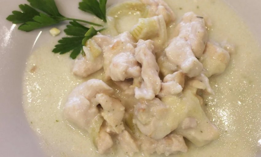 Куряче фрикасе з грибами Куряче фрикасе з грибами