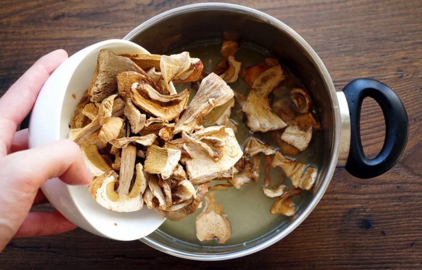 Замочування сухого боровика