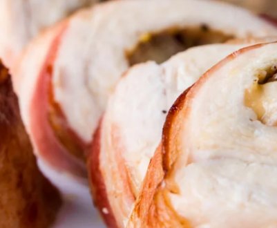 Приготування курячого філе, фаршированого грибами та сиром