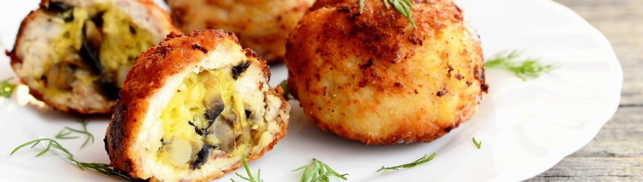 Рецепти приготування курячих котлет із грибами та сиром