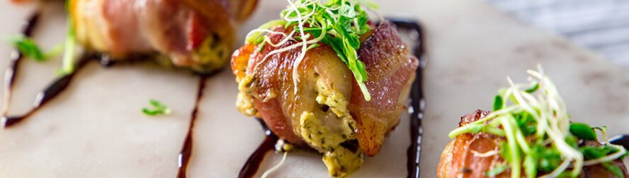 Рецепт смачних фаршированих печериць із беконом у духовці