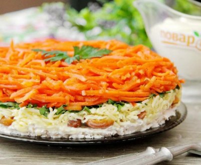 Рецепти смачних салатів із печерицями та корейською морквою