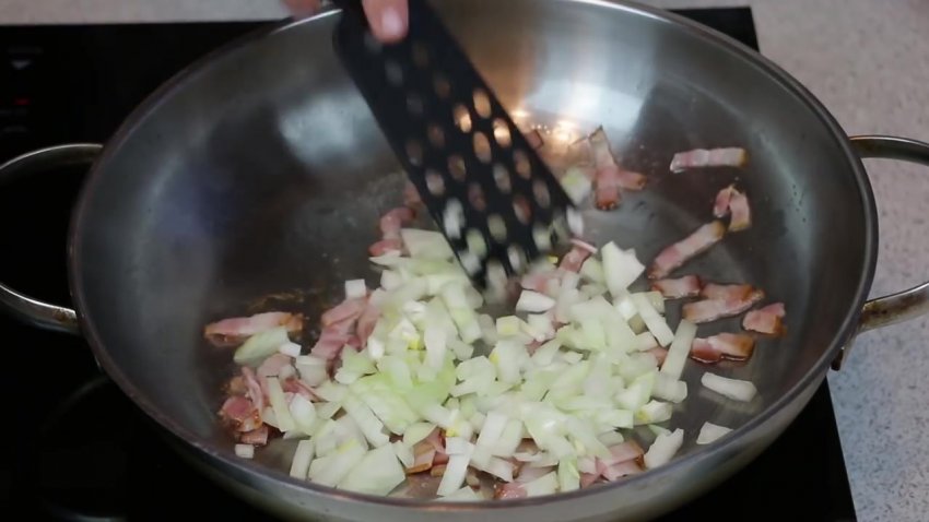 Рецепт блины с шампиньонами. . Рецепт блины с шампиньонами фото. Рецепт блины с шампиньонами-. картинка Рецепт блины с шампиньонами. картинка . Это, пожалуй, самая универсальная начинка для блинчиков! Они идеально сочетаются с любыми грибами: с жареными, консервированными, солеными, сушеными, замороженными.