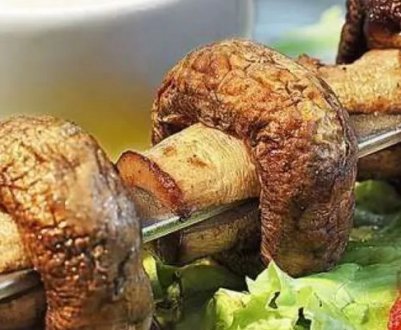 Рецепт смачних печериць на мангалі в маринаді із соєвим соусом