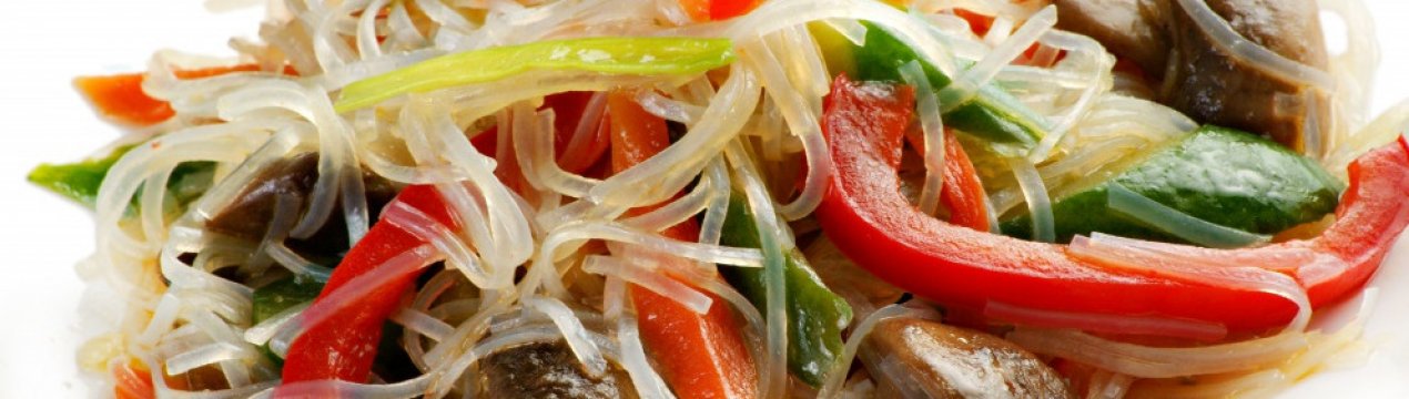 Рецепт смачної фунчози з печерицями та овочами