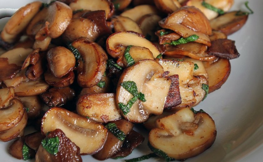 Сколько времени готовить шампиньоны на сковороде